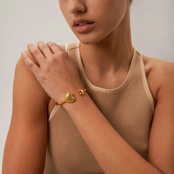 Gold_Heart_Duo_Bracelets_For_Women
